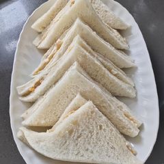 A picture of Tuna Sandwich.