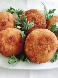 Una foto de Tortas de patata rellenas de atún