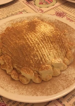 Una foto de Bomba de bizcocho de chocolate y frutos rojos