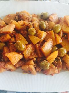 Una foto de Patatas en adobo بطاطاس مشرملة 