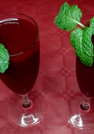 Una foto de Sorbete de frutos rojos (fácil)