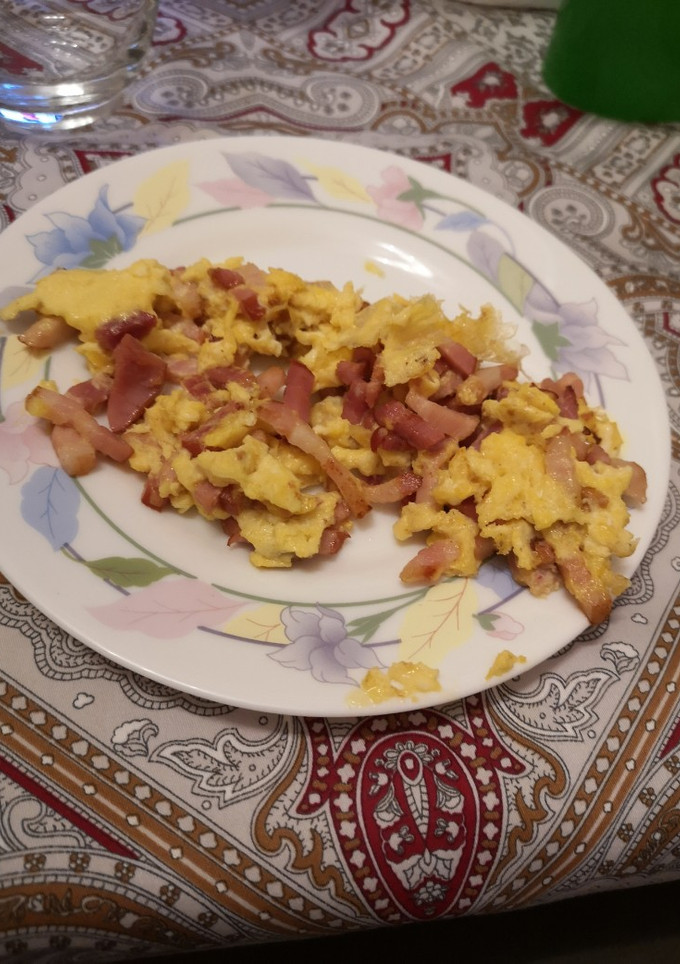Una foto de Revuelto queso y bacon