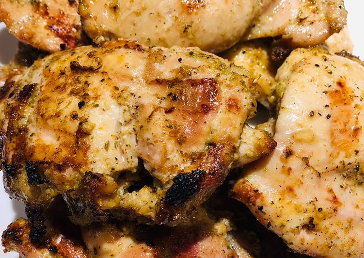 Recipe of Perfect Grilled Chicken 🐔 Thighs