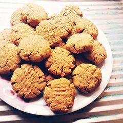 A picture of Peanut butter cookies.