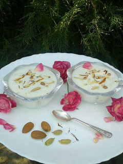 साबूदाना की खीर (Sabudana ki kheer recipe in hindi) रेसिपी मुख्य फोटो