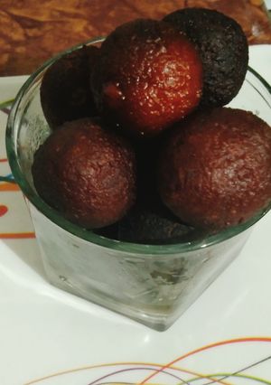 मावाचे गुलाबजाम (mava gulab jamun recipe in marathi) रेसिपी चे मुख्य फोटो 