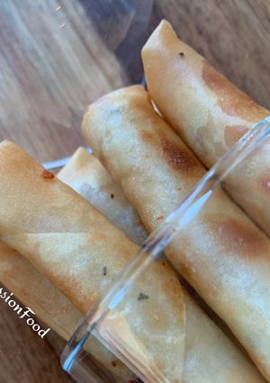 Une photo de Halloumi & mozzarella rolls@4PassionFood #cuisinedumonde
