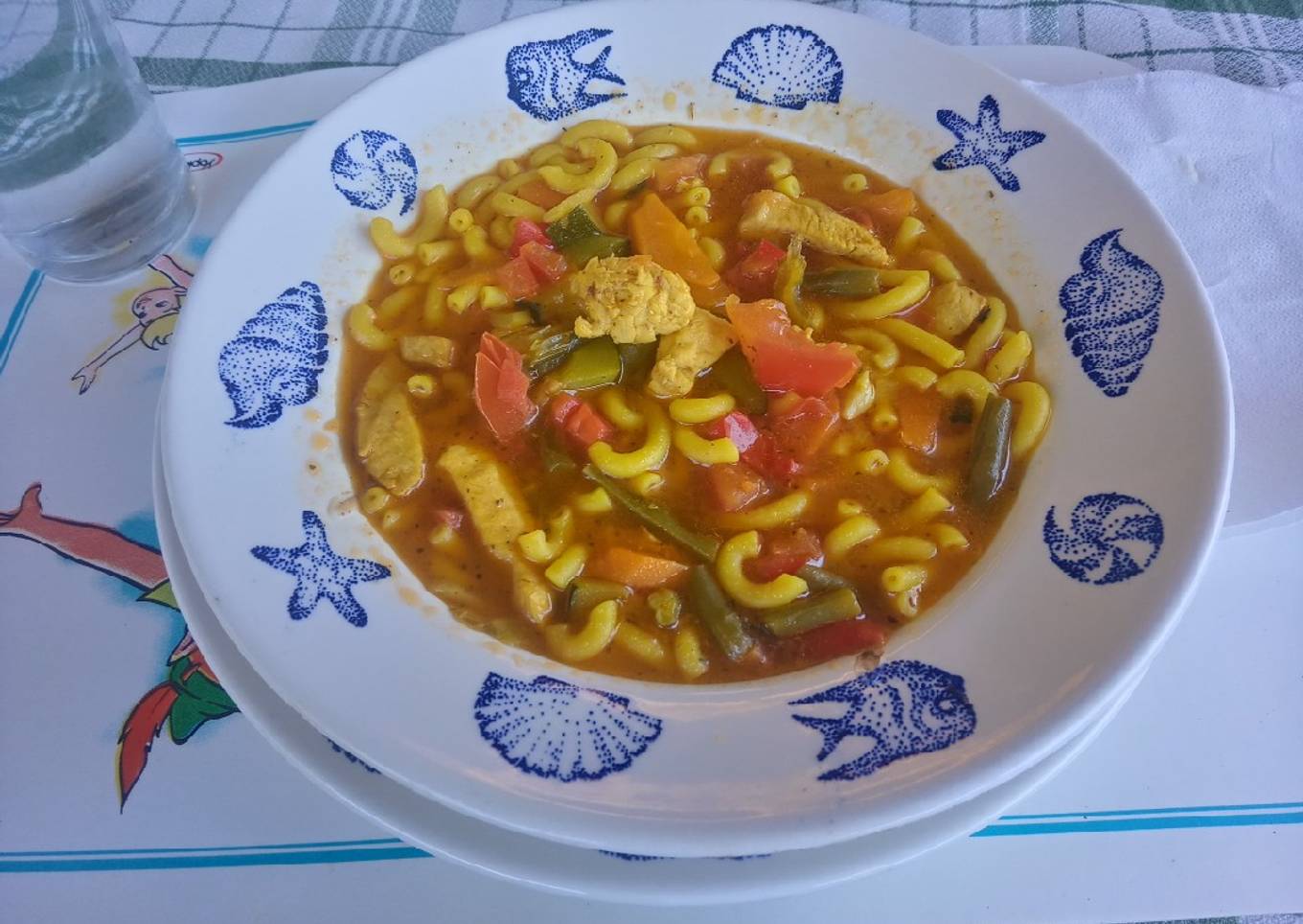 Sopas de Menestron con fideos y pollo