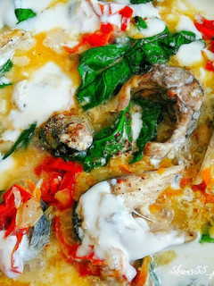 Фото Скумбрия с овощами и шпинатом.