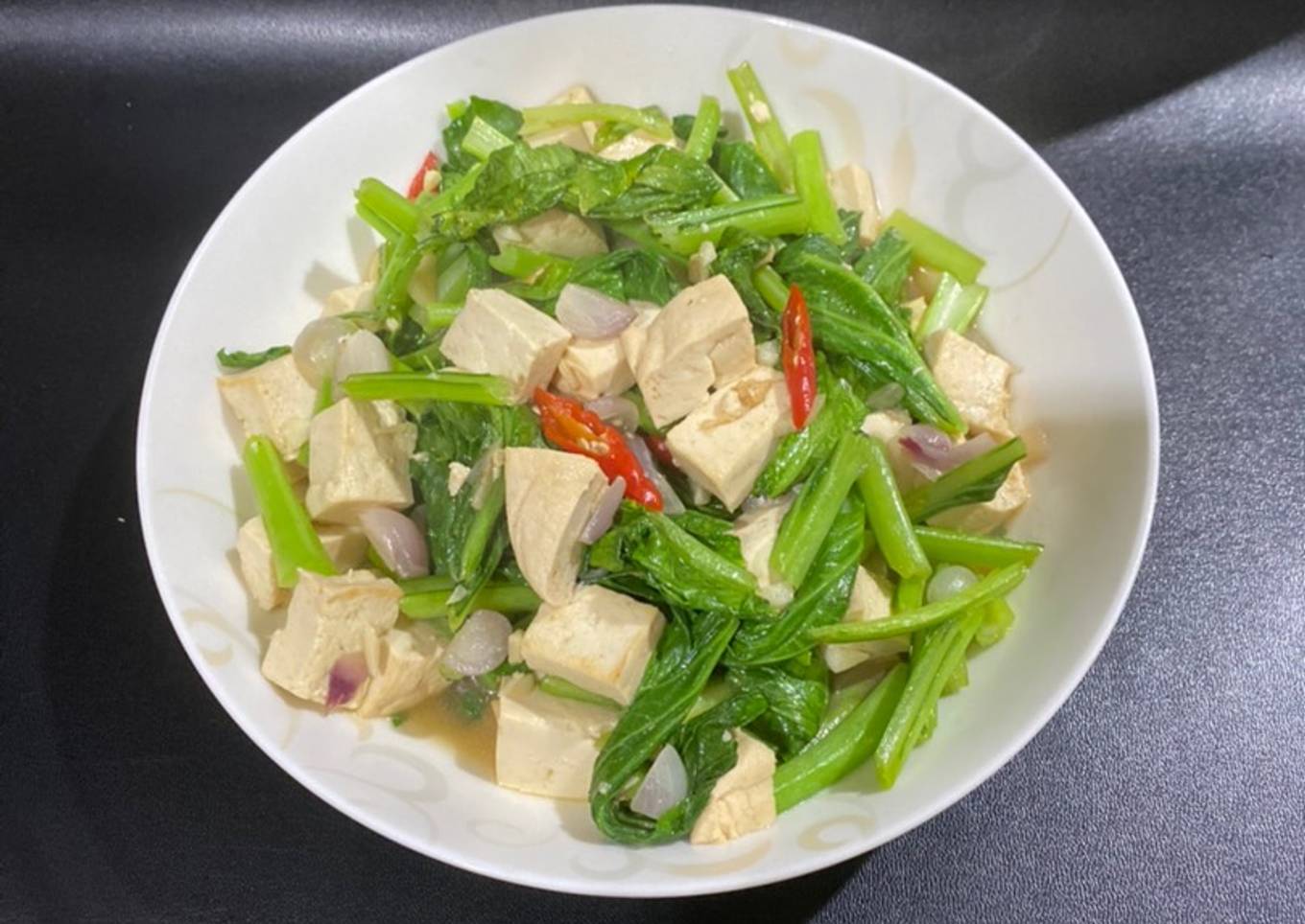 Tumis caisim tahu putih