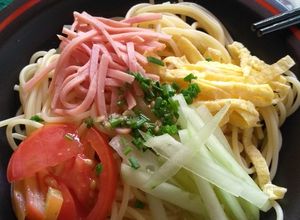 Una foto de Fideos fríos (ramen de verano)
