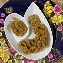 A picture of Jowar chakli.