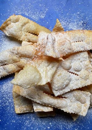 A picture of Chiacchiere - an easy Italian tradition.