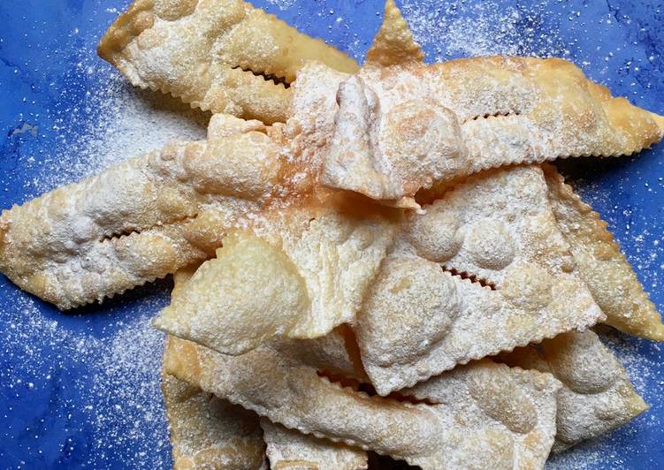 Recipe of Any-night-of-the-week Chiacchiere - an easy Italian tradition