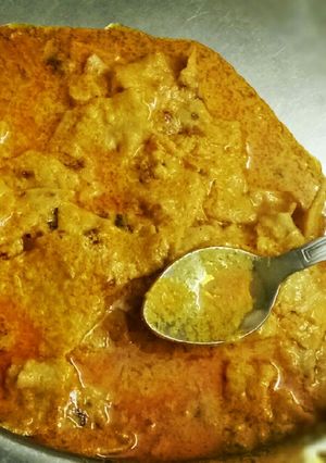 A picture of Khatti Meethi dhokli.