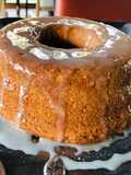 Budín cuatro cuartos de vainilla con glasé de limón