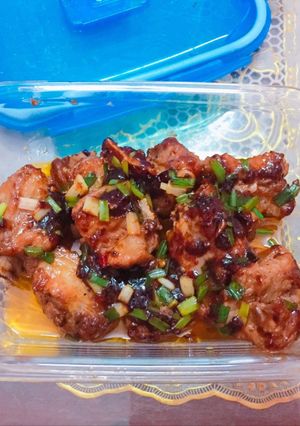 Hình của món Sườn xào chua ngọt.
