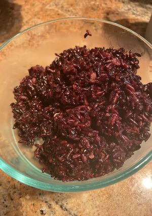 A picture of Black Rice.