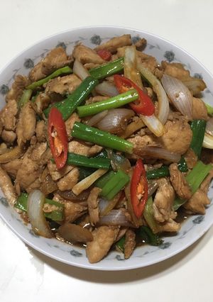 蔥爆洋蔥虱目魚柳條 的食譜成品照片