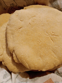 Una foto de Pan pita o pan árabe