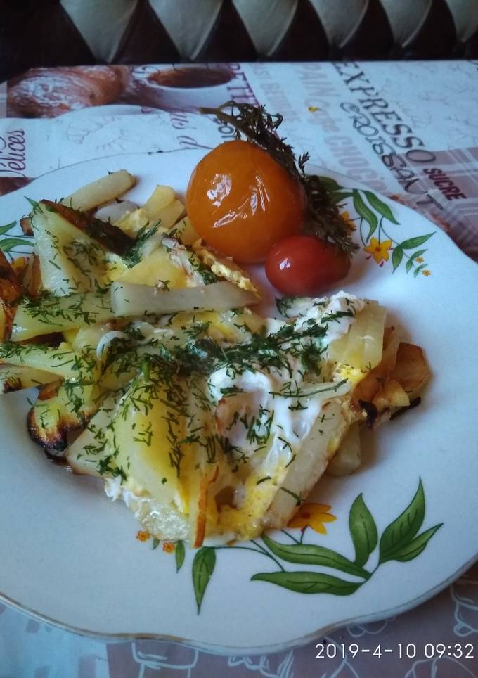 Картошечка жареная с яйцом и укропом