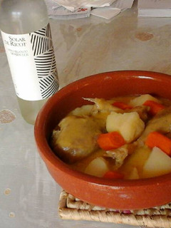Una foto de Pavo guisado en su salsa con patatas y zanahorias