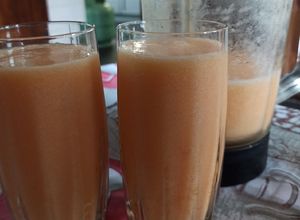 Una foto de Licuado de durazno, melón y naranja