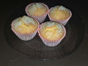 Una foto de muffins de vainilla