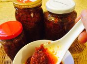 A picture of chili pepper oil