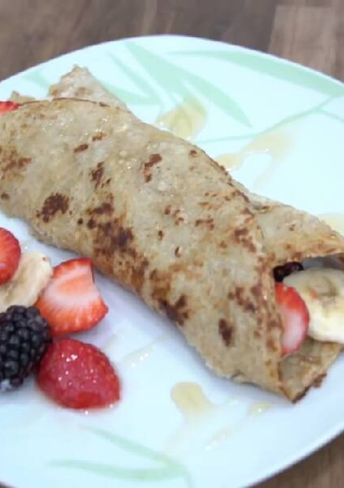 Una foto de Crepe con fruta y yogur