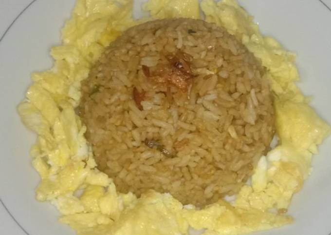 Resep Nasi goreng simple oleh Mariny pjtn - Cookpad