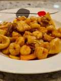 Sartén de chipirones, gambas y pimientos