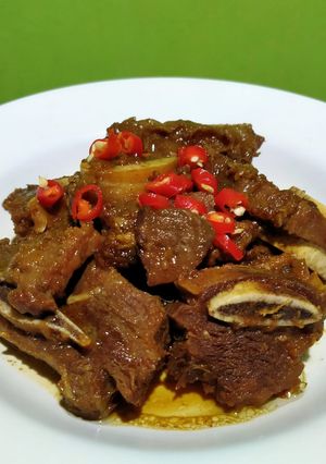 Foto resep Semur Iga Sapi Enak tapi Simpel