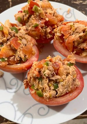Una foto de Jitomates rellenos de atún
