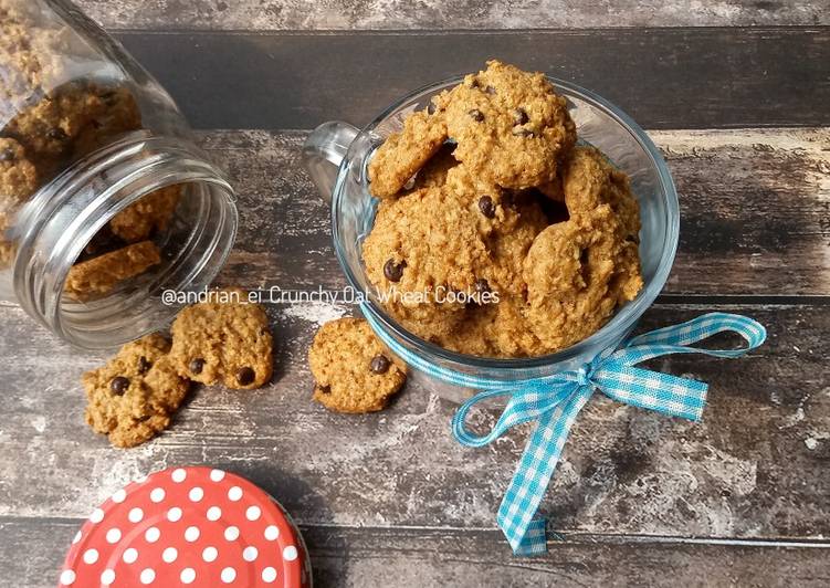 Langkah Mudah untuk Menyiapkan Crunchy Oat Wheat Cookies, Enak