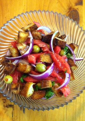 Una foto de Panzanella