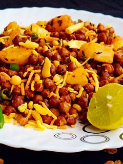 चटपटे चना मसाला (Chatpate Chana Masala recipe in Hindi) रेसिपी मुख्य फोटो
