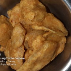 A picture of Aloo onion bajji.