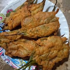 A picture of Crispy palak ke pakoray.