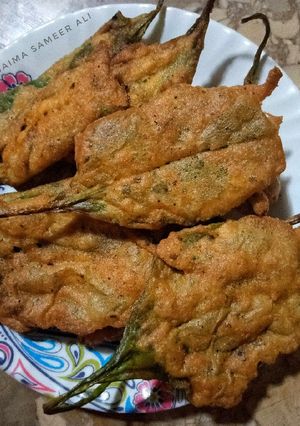 A picture of Crispy palak ke pakoray.