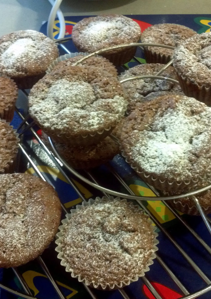 A picture of Raspberry & Chocolate Cupcakes.