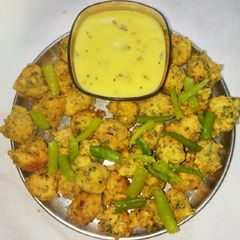 A picture of Winter’s Crispy Delight – Methi Gota.