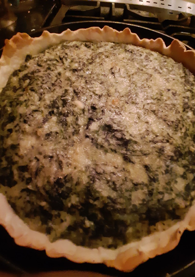 Una foto de Tarta de espinaca con salsa blanca