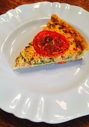 Una foto de Quiche tomate albahaca