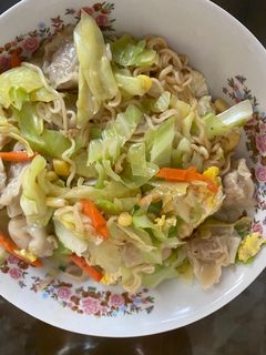 餛飩炒泡麵 的食譜成品照片