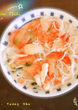 Hình của món Bún Thái phiên bản em bé.