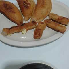Una foto de Pasteles y palitos