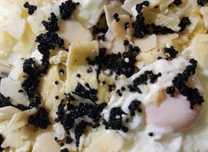 Una foto de Papardele tartufo parmigiano al estilo Tagliatella