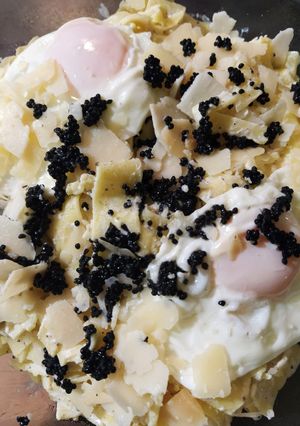 Una foto de Papardele tartufo parmigiano al estilo Tagliatella