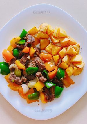Hình của món Bò lúc lắc khoai tây.